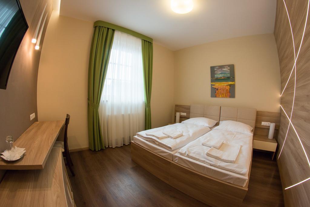 Penzion Tri Koruny Spisska Stara Ves Exterior photo